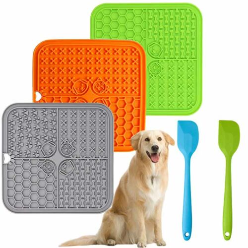 dog with Silicone Pet Slow Feeding Mats & silicone spatulas